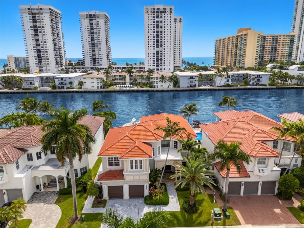 1535 Windjammer Way #0 Hollywood, FL 33019