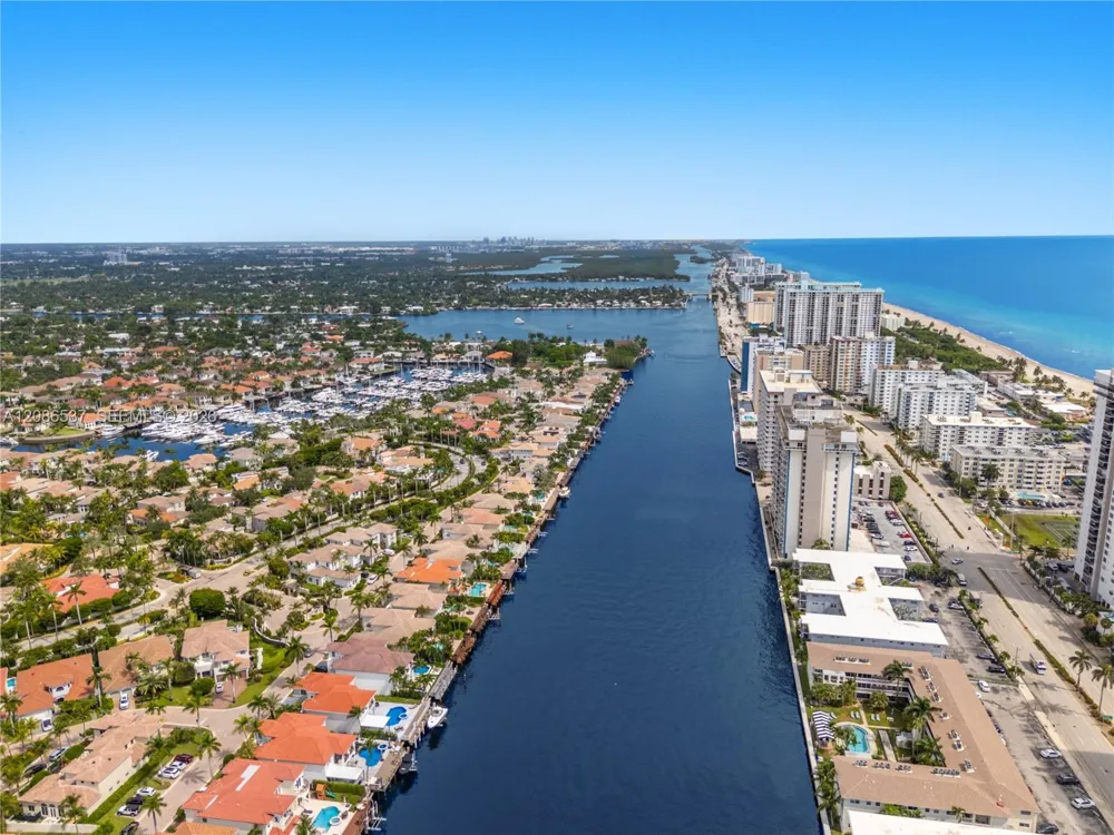 1535 Windjammer Way #0 Hollywood, FL 33019