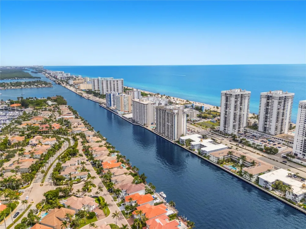 1535 Windjammer Way #0 Hollywood, FL 33019