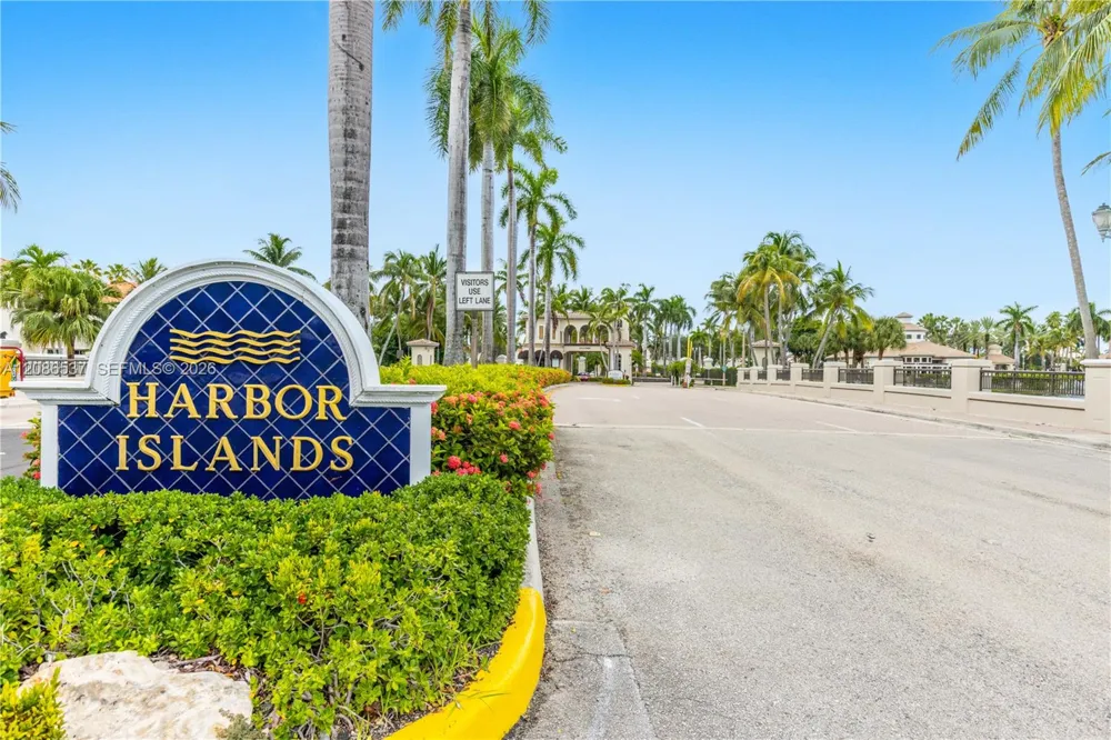 1535 Windjammer Way #0 Hollywood, FL 33019