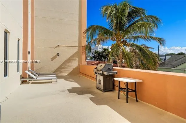 801 S Ocean Dr #207 Hollywood, FL 33019