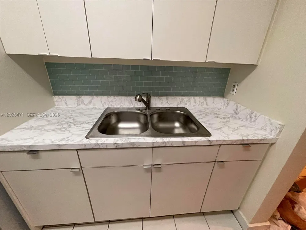 1450 Atlantic Shores Blvd #109 Hallandale Beach, FL 33009