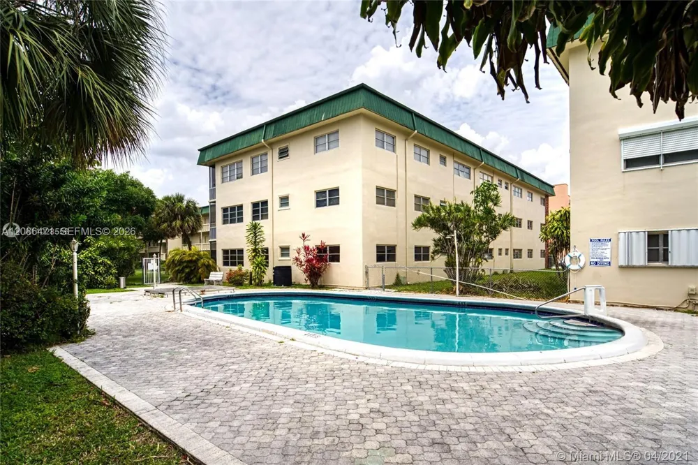 1450 Atlantic Shores Blvd #109 Hallandale Beach, FL 33009