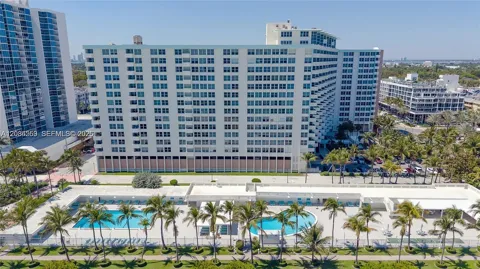 2899 Collins Ave #1508