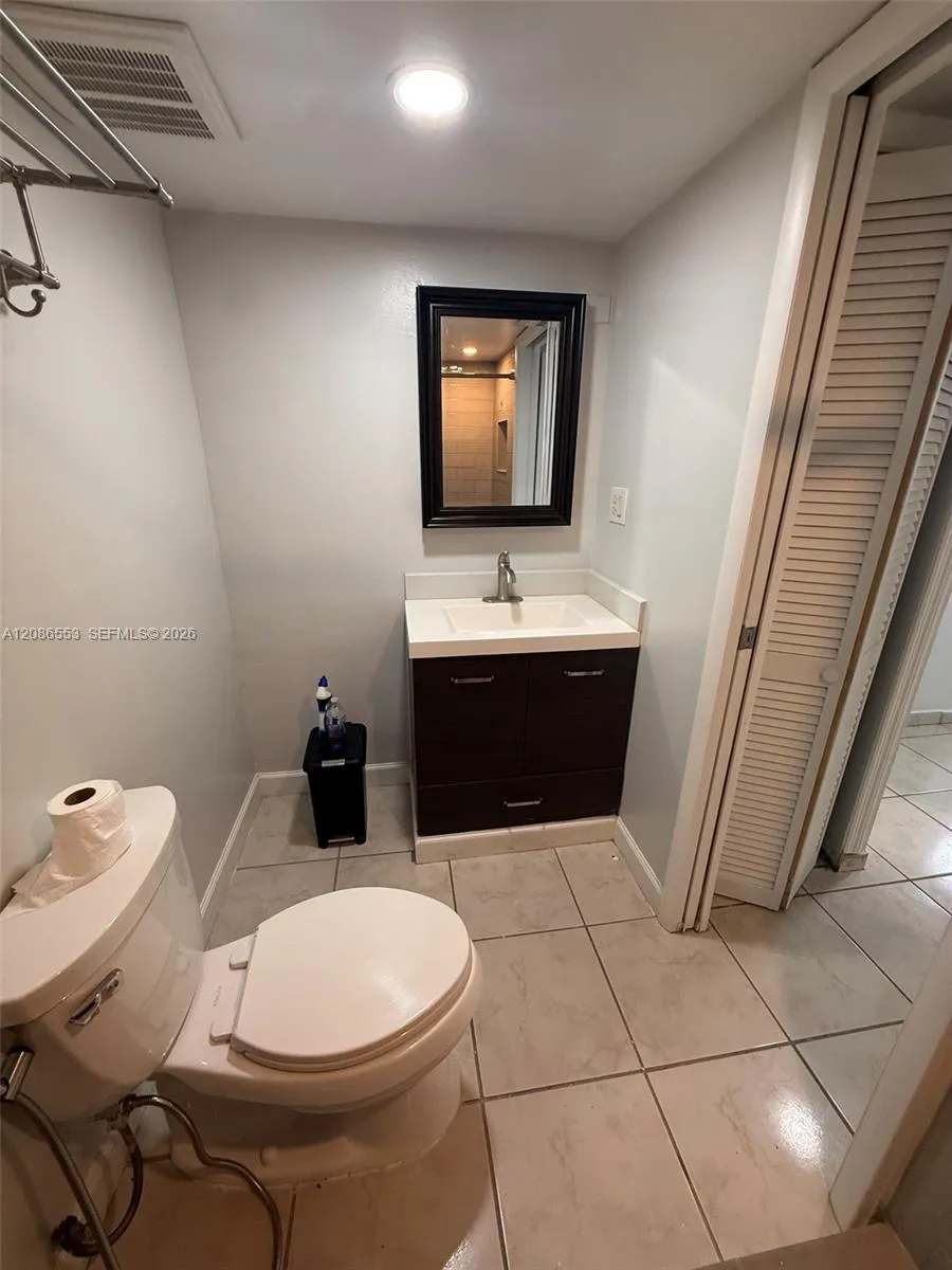 606 W 81st St #405 Hialeah, FL 33014