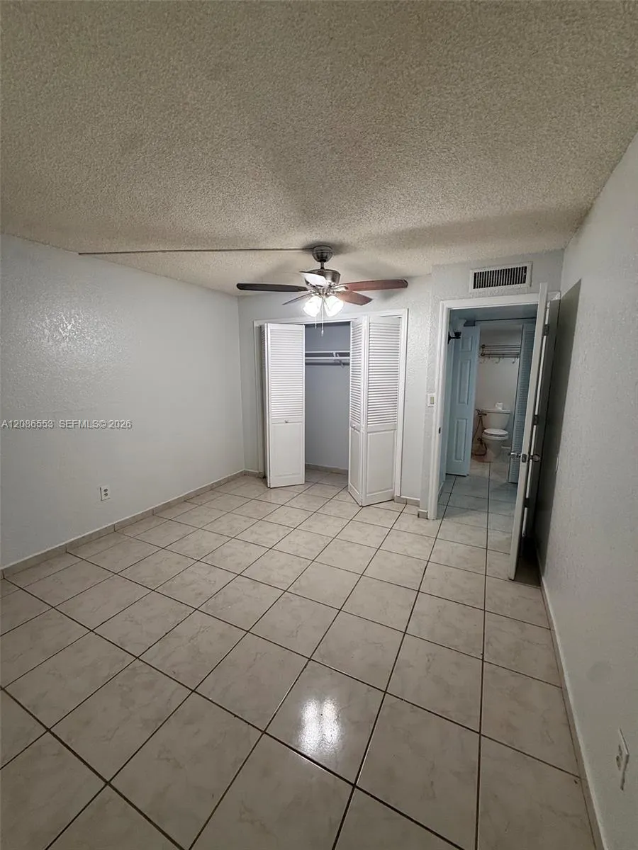606 W 81st St #405 Hialeah, FL 33014