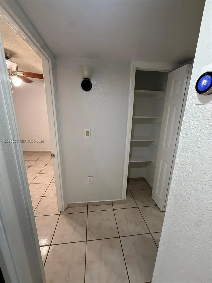 606 W 81st St #405 Hialeah, FL 33014