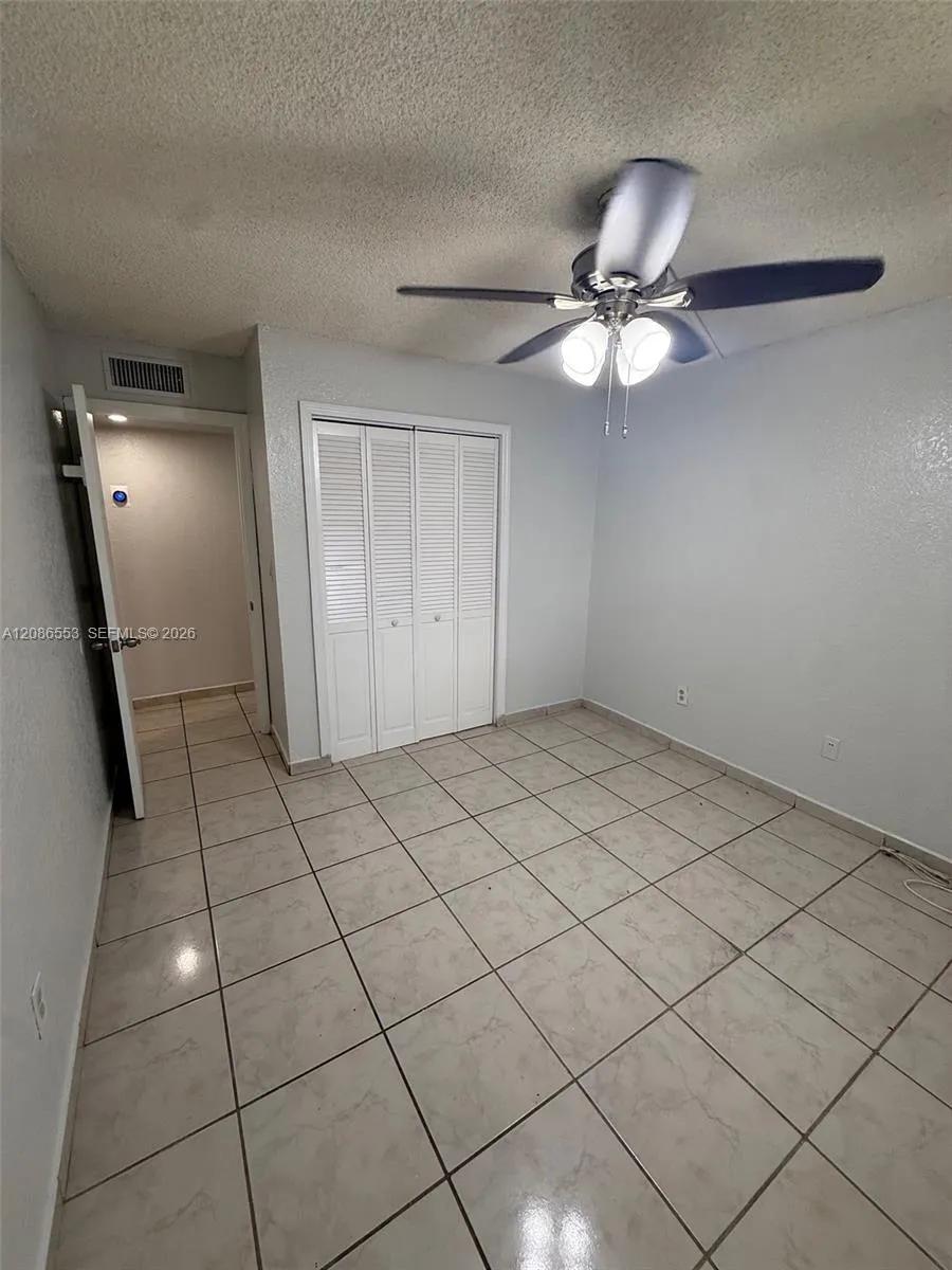 606 W 81st St #405 Hialeah, FL 33014