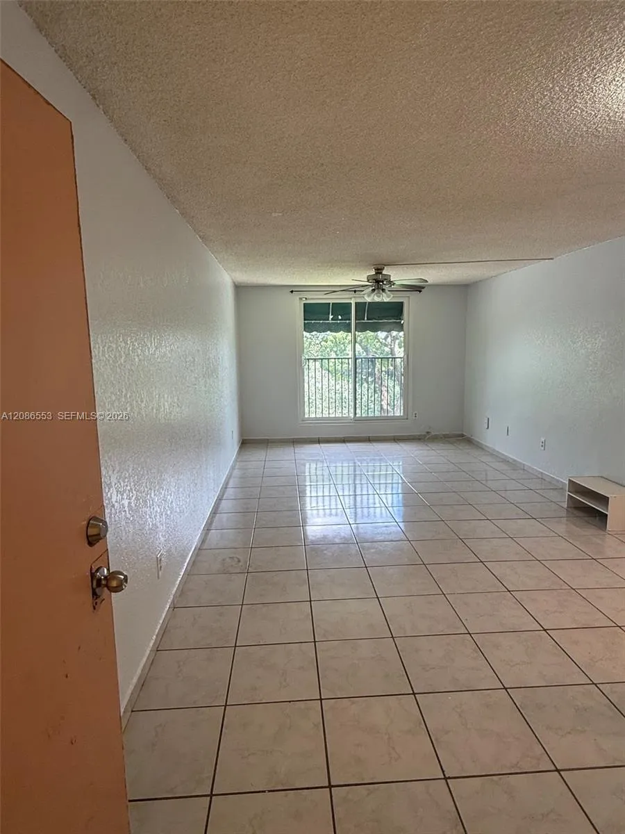 606 W 81st St #405 Hialeah, FL 33014