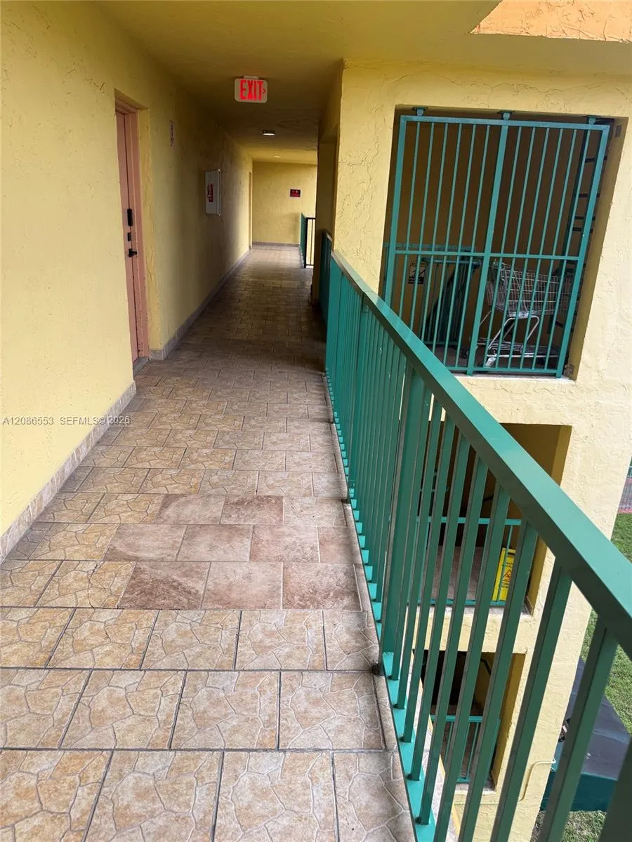606 W 81st St #405 Hialeah, FL 33014