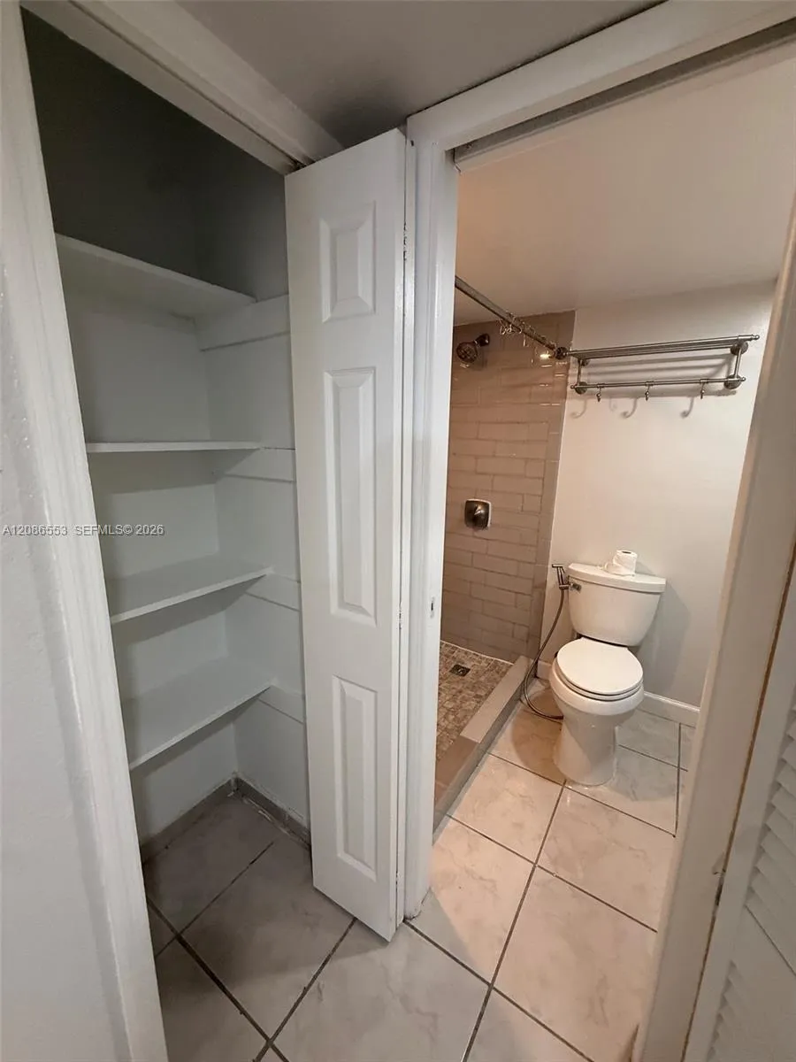 606 W 81st St #405 Hialeah, FL 33014