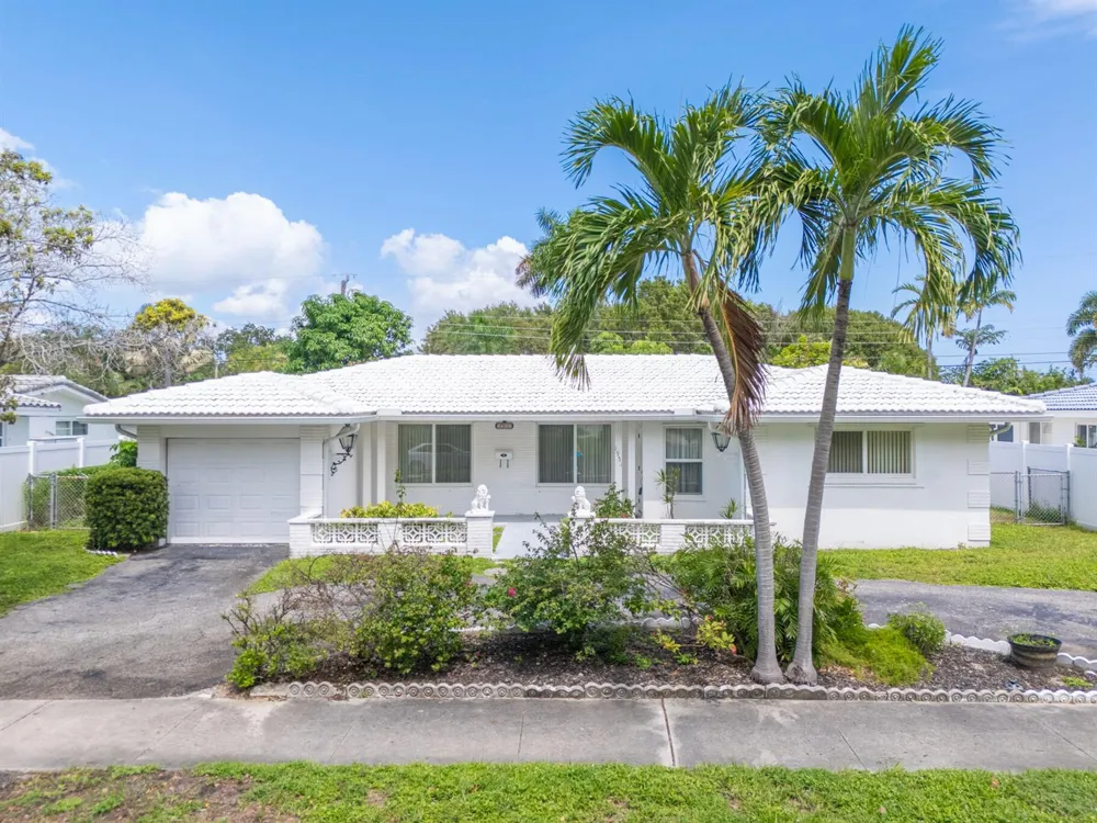 1951 NE 59th Place Fort Lauderdale, FL 33308