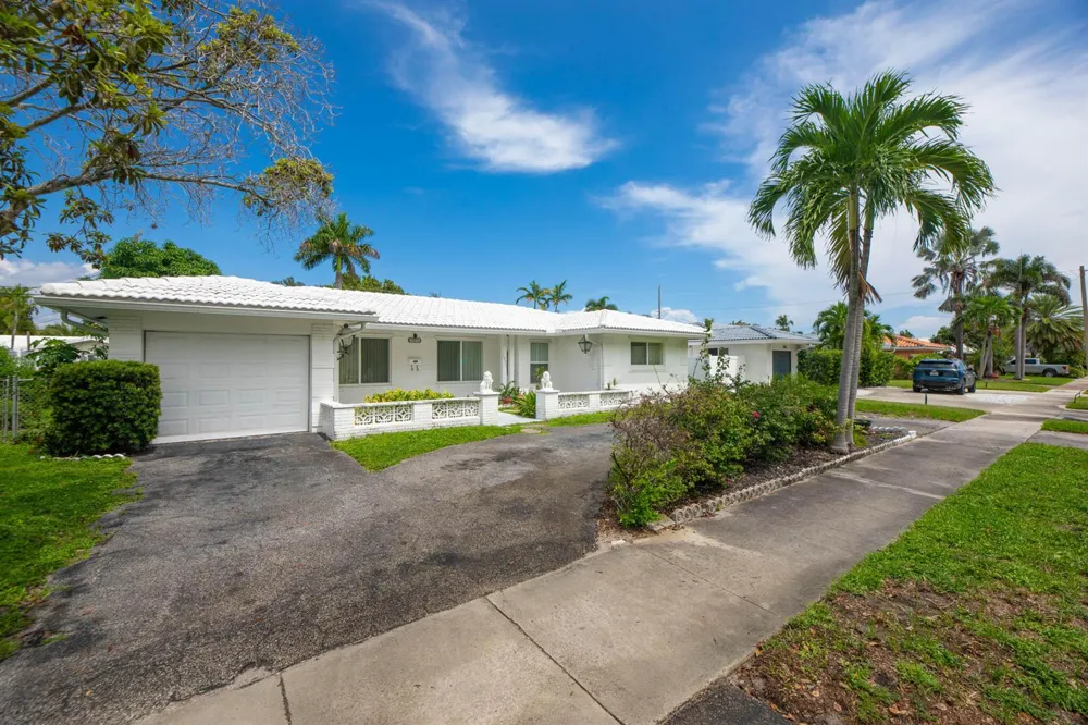 1951 NE 59th Place Fort Lauderdale, FL 33308