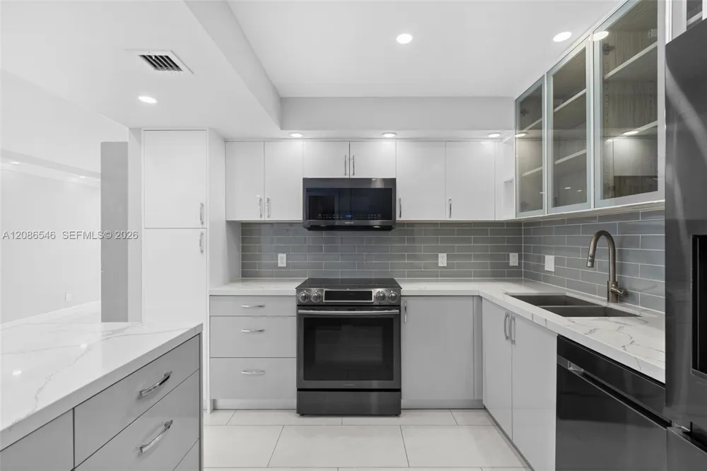 701 Three Islands Blvd #411 Hallandale Beach, FL 33009