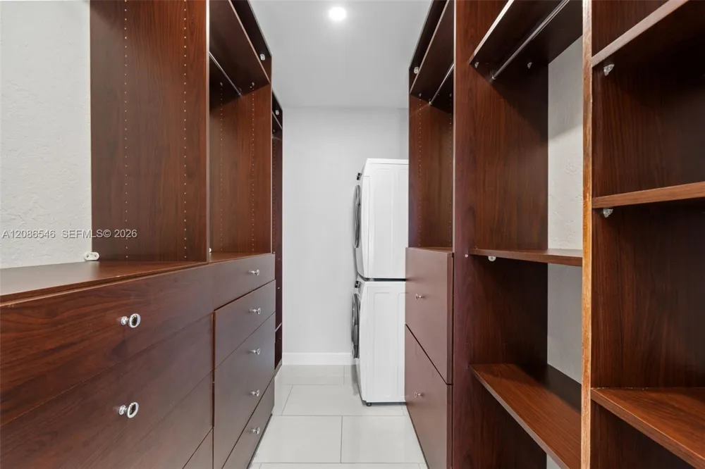 701 Three Islands Blvd #411 Hallandale Beach, FL 33009