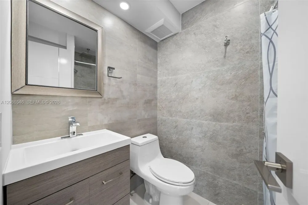 701 Three Islands Blvd #411 Hallandale Beach, FL 33009