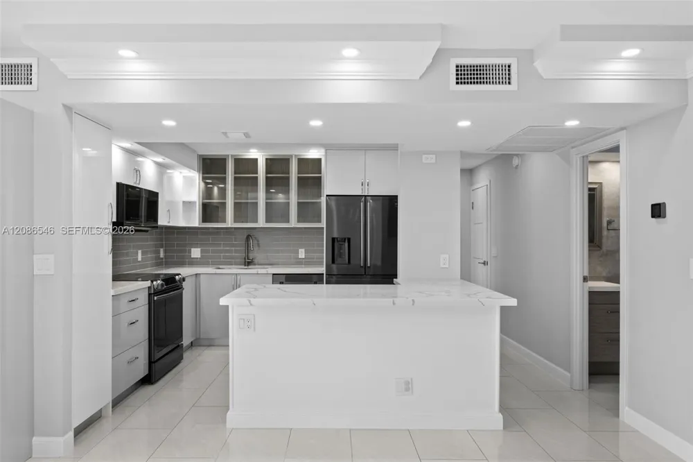 701 Three Islands Blvd #411 Hallandale Beach, FL 33009