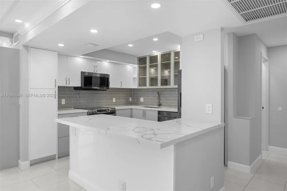 701 Three Islands Blvd #411 Hallandale Beach, FL 33009