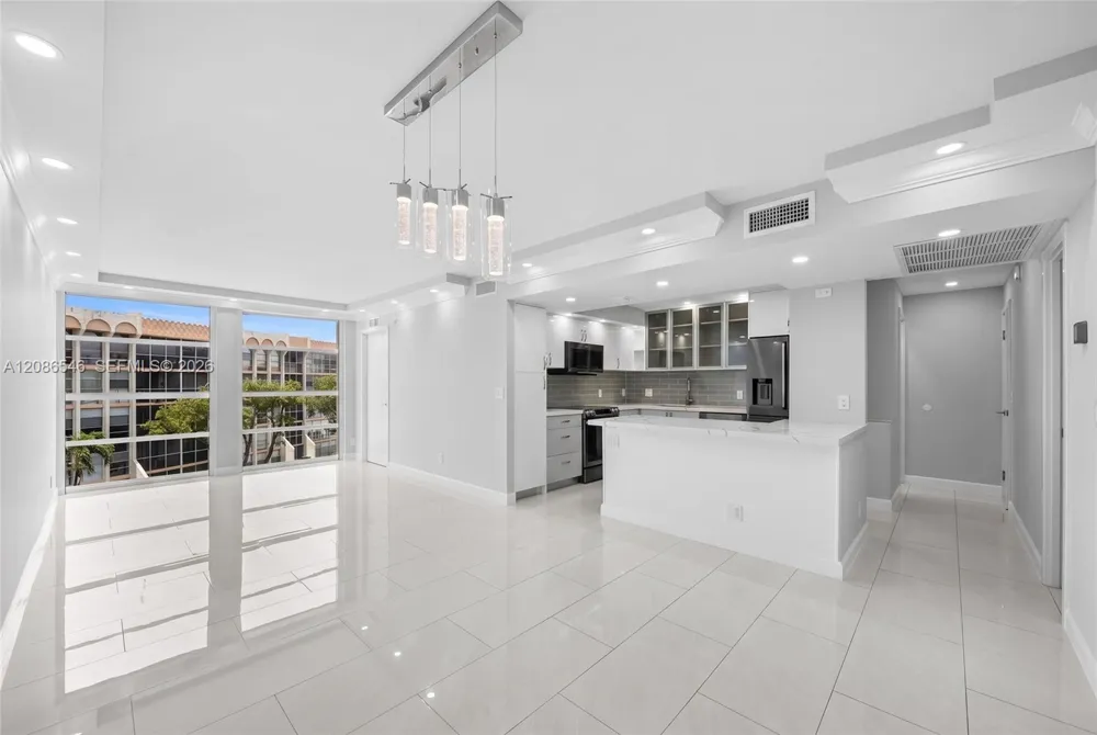 701 Three Islands Blvd #411 Hallandale Beach, FL 33009