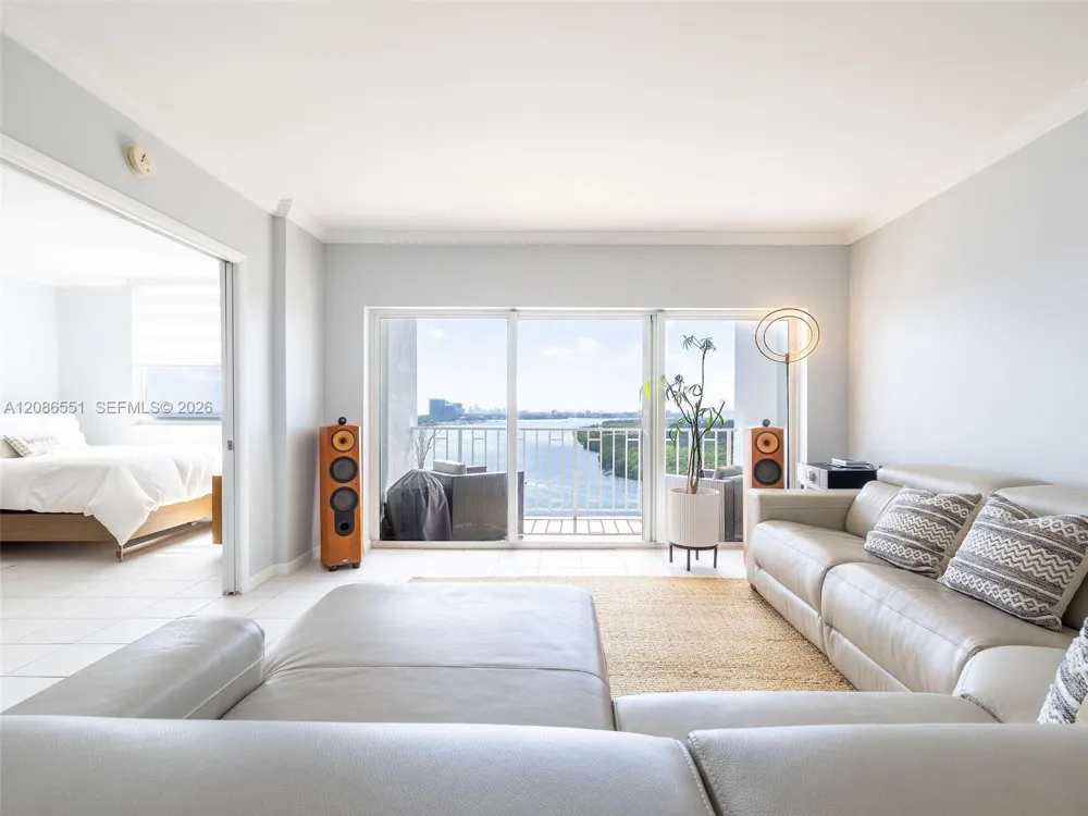 500 Bayview Dr #1520 Sunny Isles Beach, FL 33160