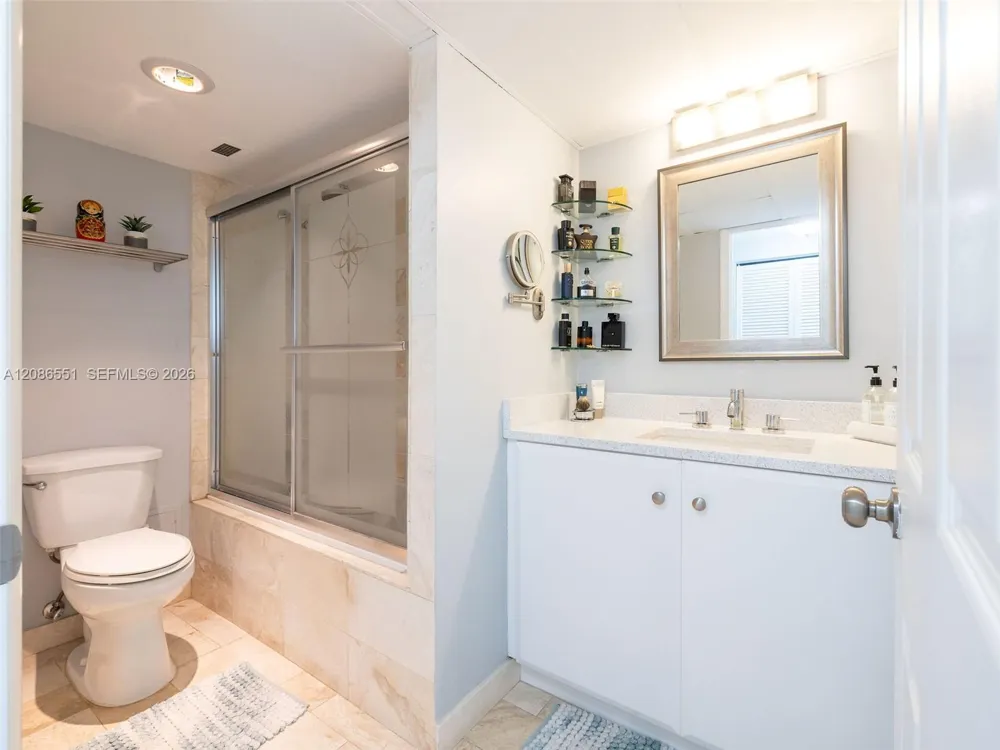 500 Bayview Dr #1520 Sunny Isles Beach, FL 33160