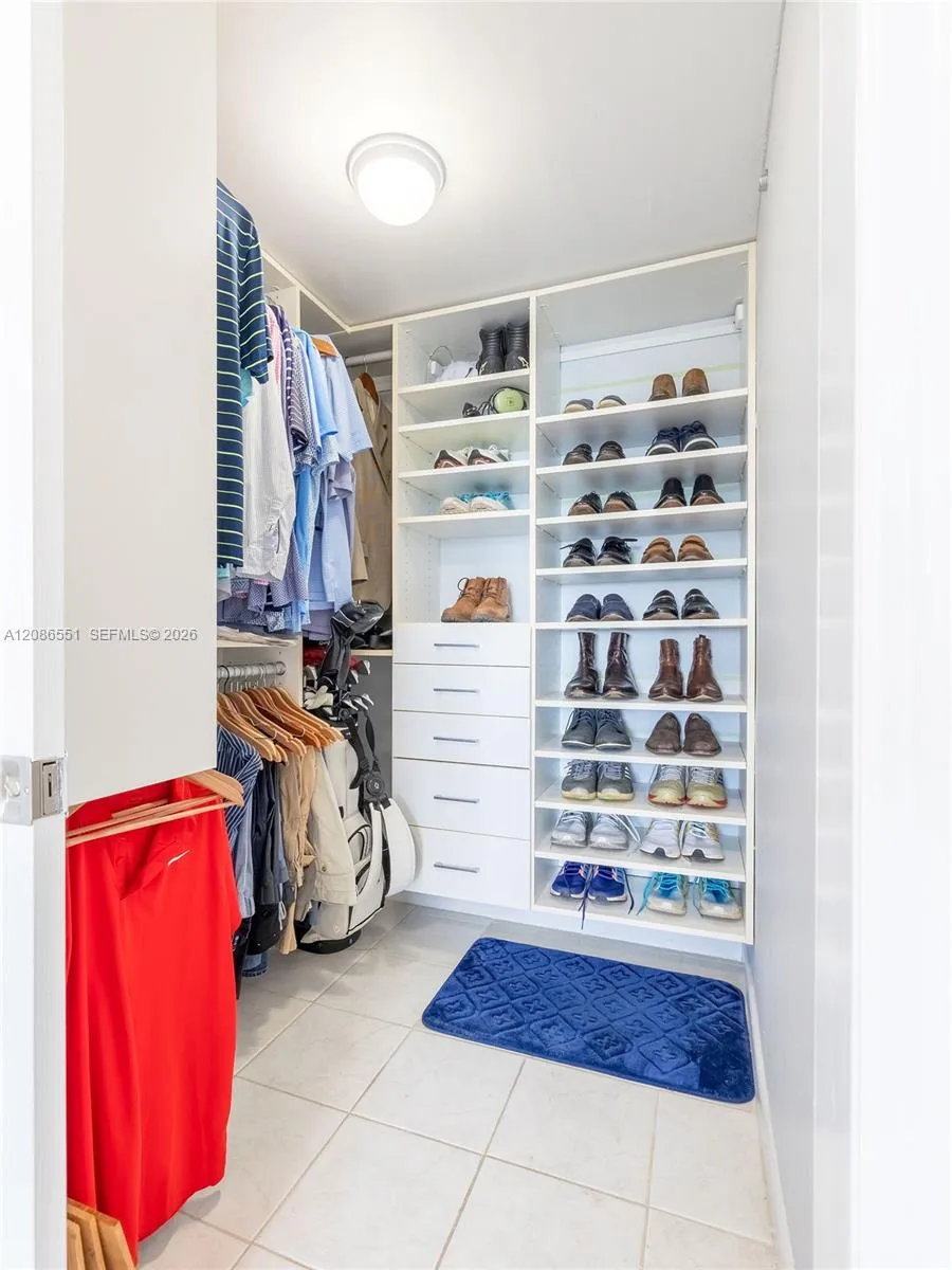 500 Bayview Dr #1520 Sunny Isles Beach, FL 33160