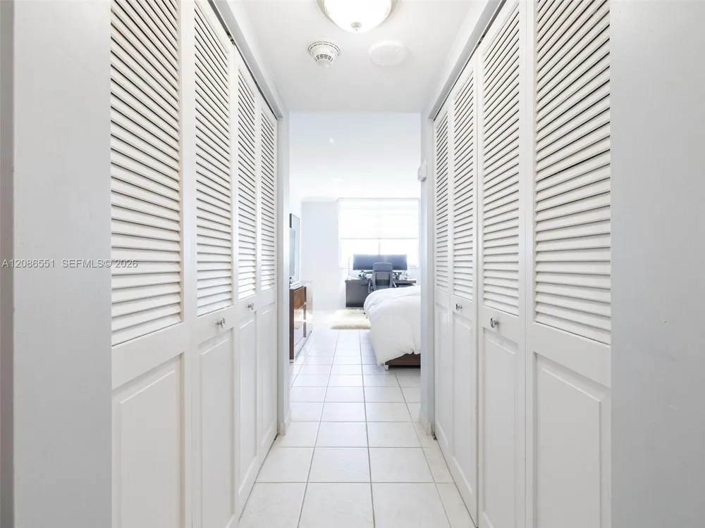 500 Bayview Dr #1520 Sunny Isles Beach, FL 33160