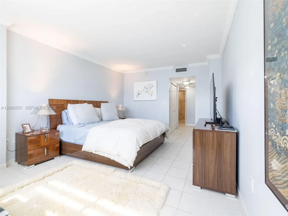 500 Bayview Dr #1520 Sunny Isles Beach, FL 33160