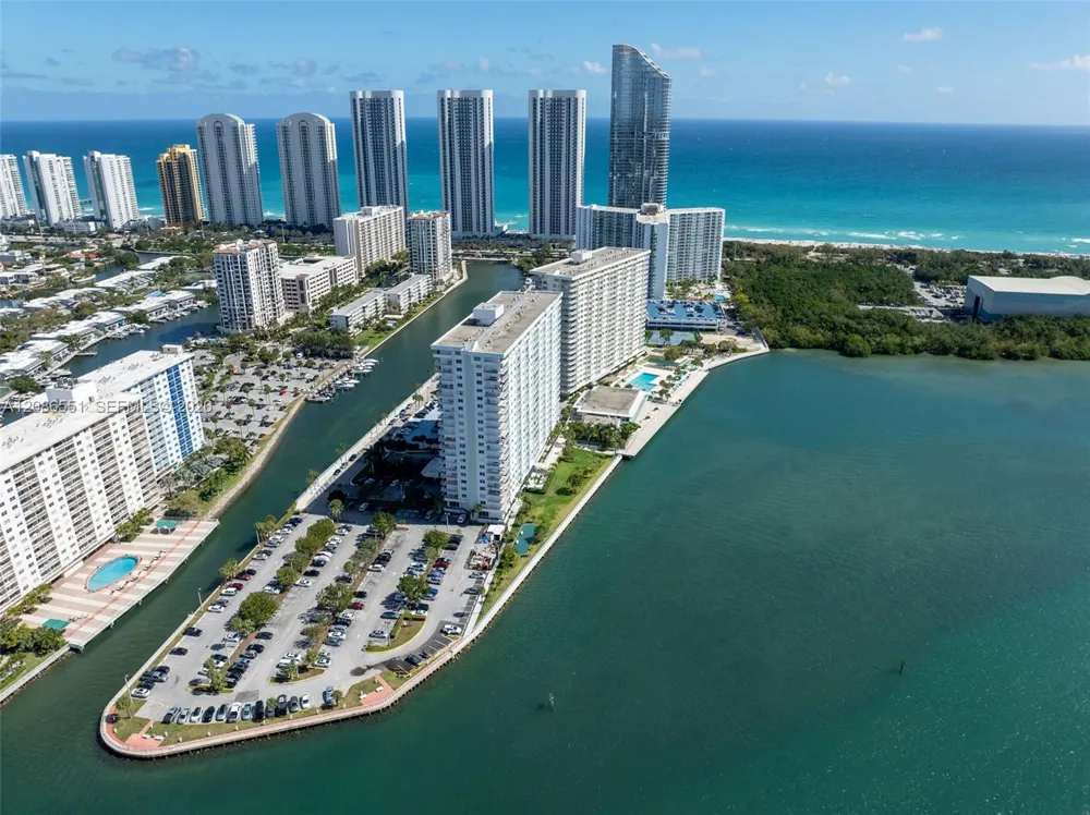 500 Bayview Dr #1520 Sunny Isles Beach, FL 33160