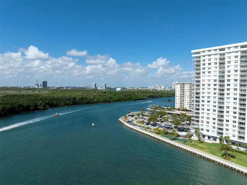 500 Bayview Dr #1520 Sunny Isles Beach, FL 33160