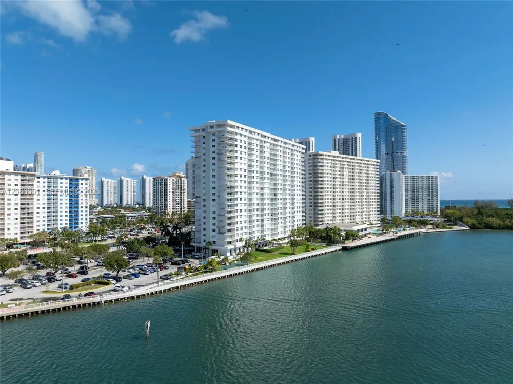 500 Bayview Dr #1520 Sunny Isles Beach, FL 33160