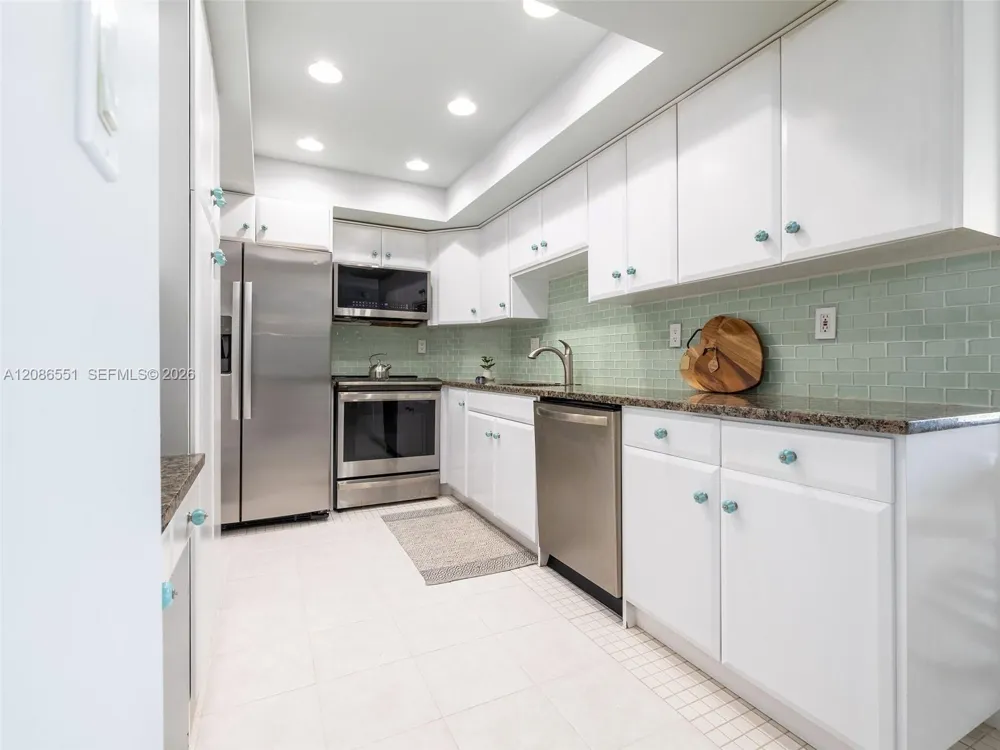 500 Bayview Dr #1520 Sunny Isles Beach, FL 33160