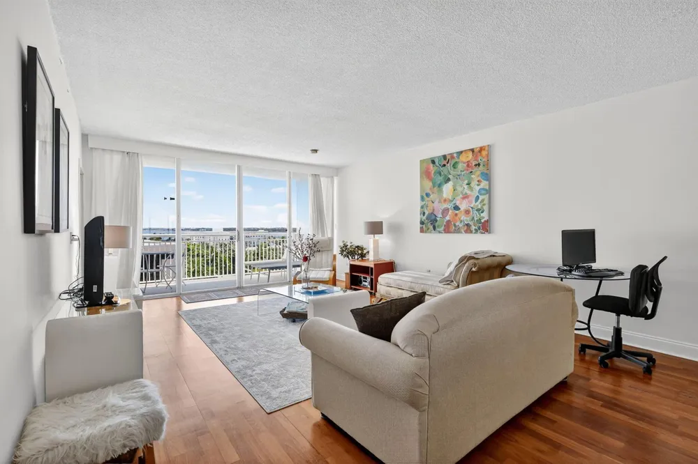 2780 S OCEAN BOULEVARD #806 Palm Beach, FL 33480