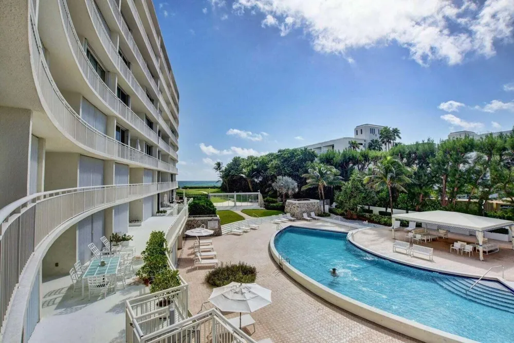 2780 S OCEAN BOULEVARD #806 Palm Beach, FL 33480