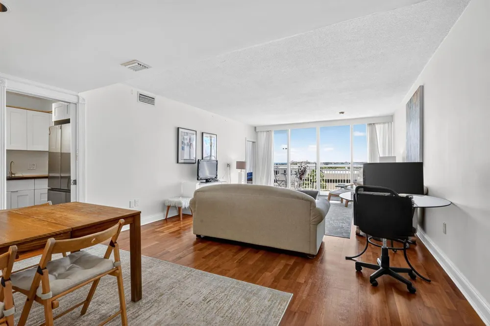 2780 S OCEAN BOULEVARD #806 Palm Beach, FL 33480