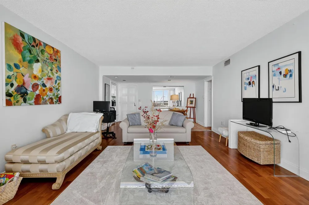 2780 S OCEAN BOULEVARD #806 Palm Beach, FL 33480