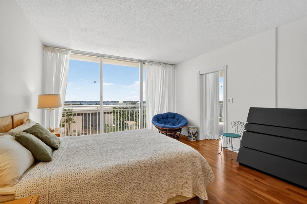 2780 S OCEAN BOULEVARD #806 Palm Beach, FL 33480