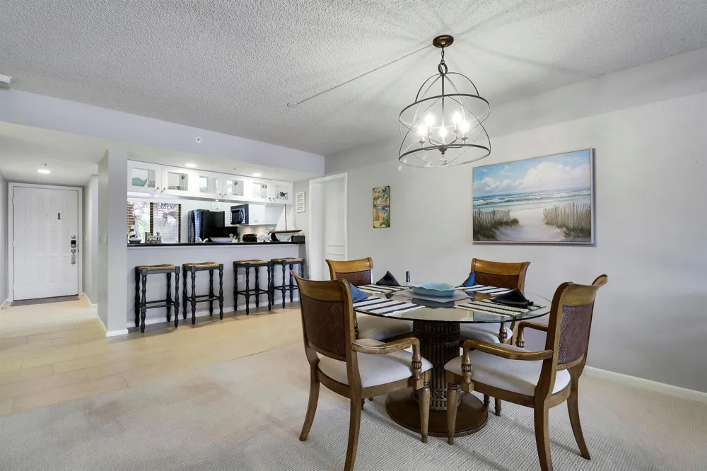 1601 Marina Isle Way #202 Jupiter, FL 33477