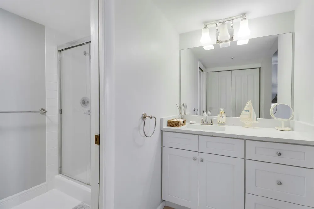 1601 Marina Isle Way #202 Jupiter, FL 33477