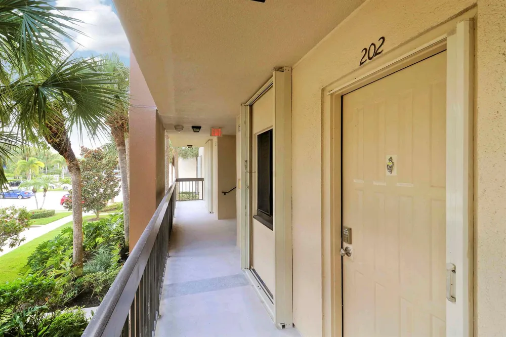 1601 Marina Isle Way #202 Jupiter, FL 33477