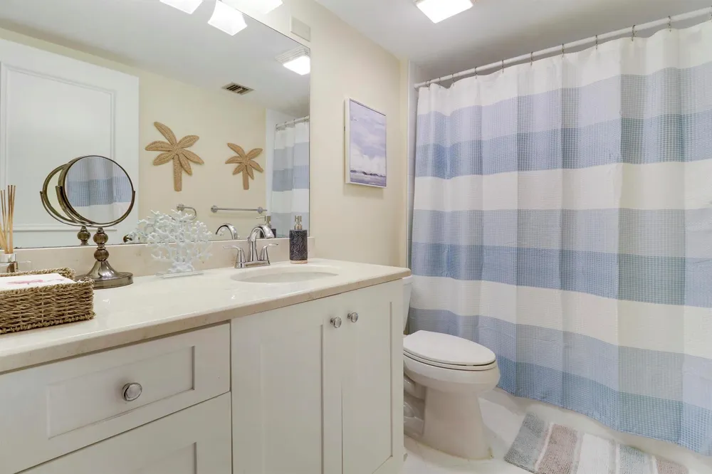 1601 Marina Isle Way #202 Jupiter, FL 33477