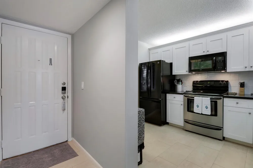 1601 Marina Isle Way #202 Jupiter, FL 33477