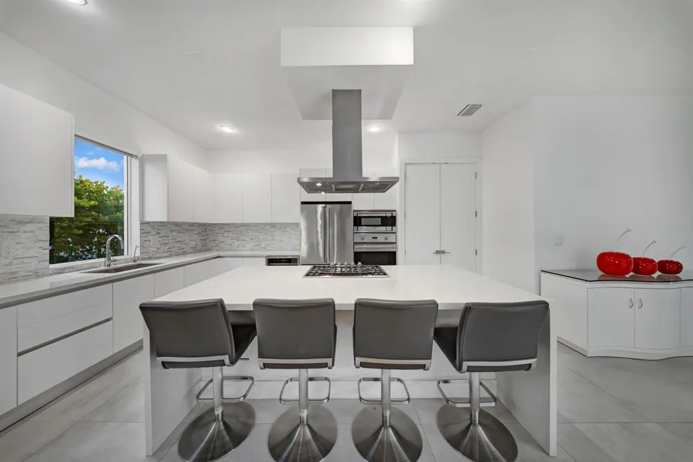 10081 NW 75TH TERRACE Doral, FL 33178