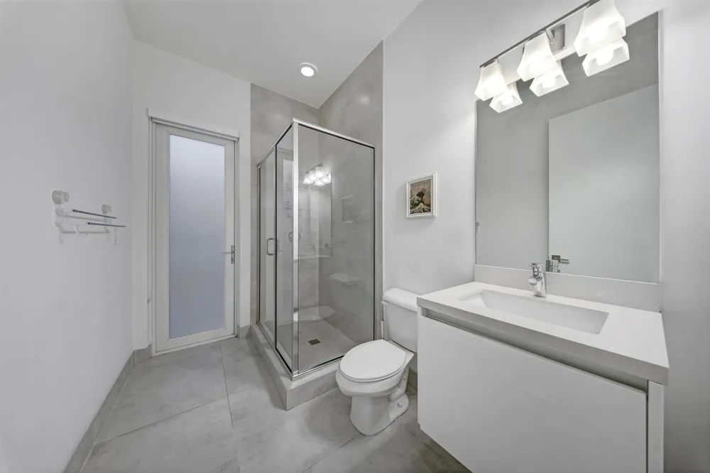10081 NW 75TH TERRACE Doral, FL 33178