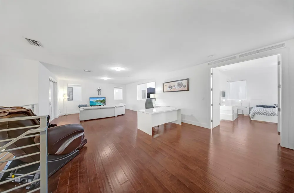 10081 NW 75TH TERRACE Doral, FL 33178
