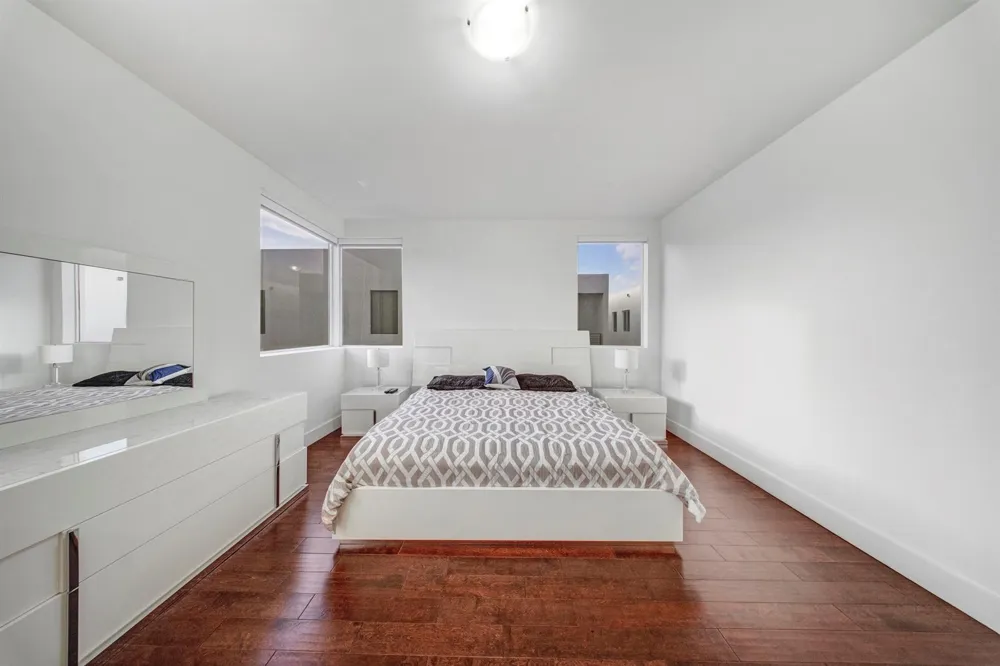 10081 NW 75TH TERRACE Doral, FL 33178