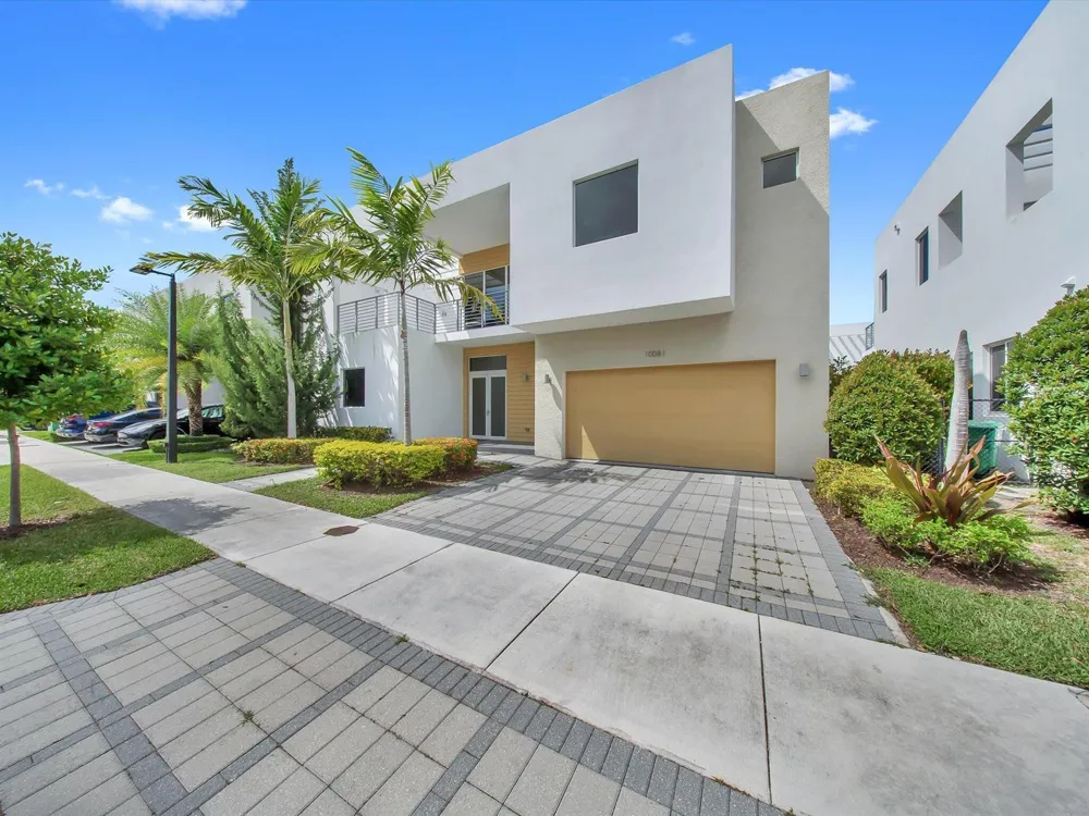 10081 NW 75TH TERRACE Doral, FL 33178