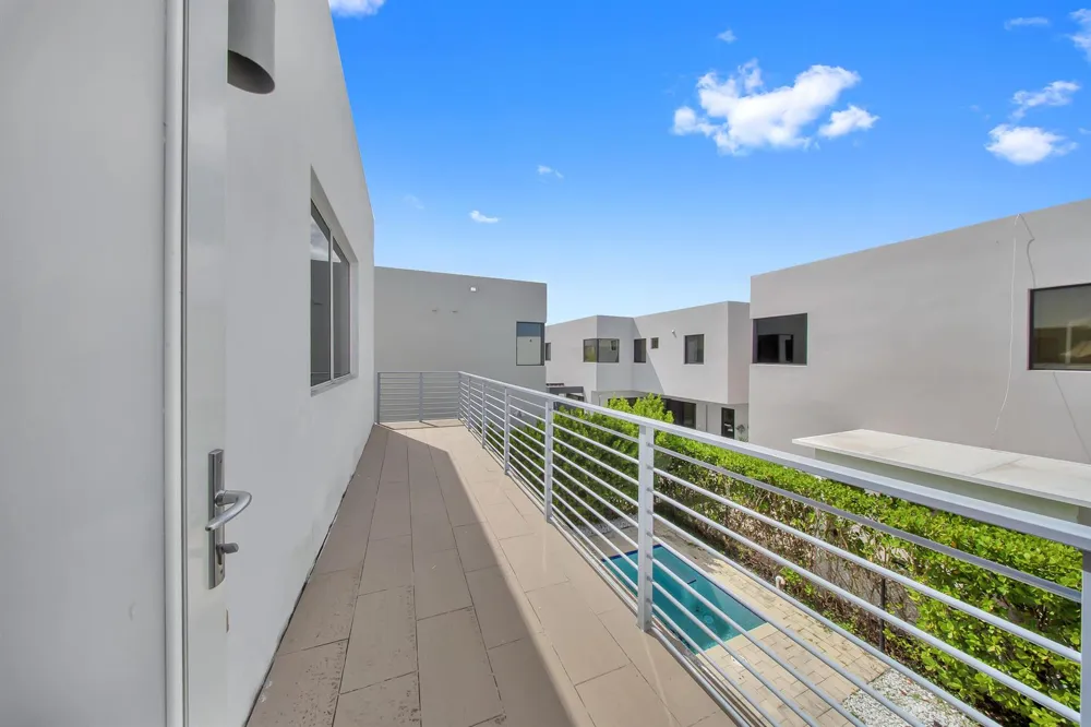 10081 NW 75TH TERRACE Doral, FL 33178