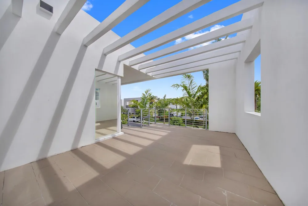 10081 NW 75TH TERRACE Doral, FL 33178