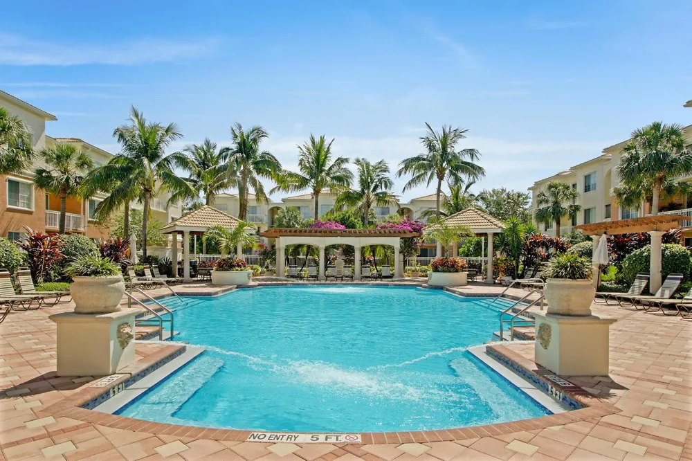 8303 MYRTLEWOOD CIRCLE W Palm Beach Gardens, FL 33418